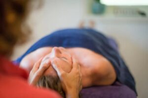 massage bij hoofdpijn enkyos massage en welzijn gelina van den hoven hoogland